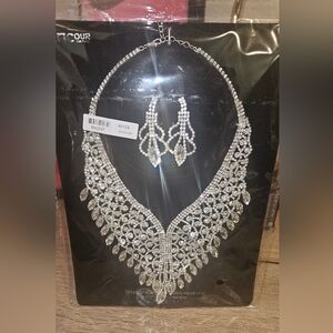 Elegant Silver Necklace and Earring Set